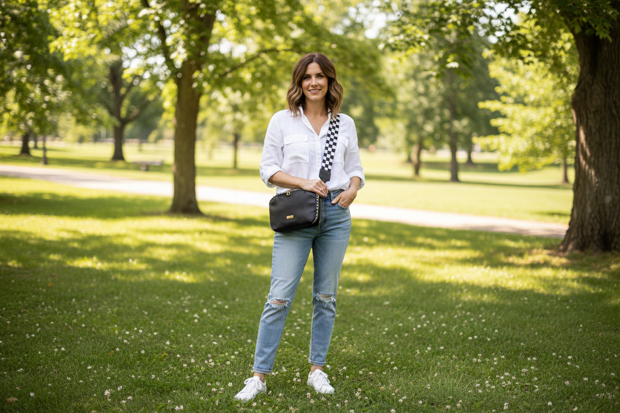 The Everyday Crossbody Companion is a great bag for those who love pockets. &nbsp;The front zippered compartment has 4 card slots on one side and a zippered/cash slot pocket on the other with that opens wide. &nbsp;The main zippered compartment has a divided slip pocket and a zippered pocket on the other. &nbsp;The back also has a large pocket with magnetic closure. &nbsp;Deluxe crossbody strap to bring it all together for a comfortable experience.